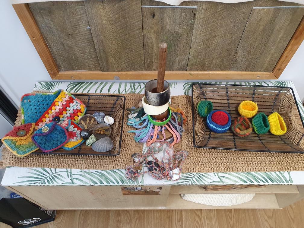Unpacking heuristic play and treasure baskets for the most engaging